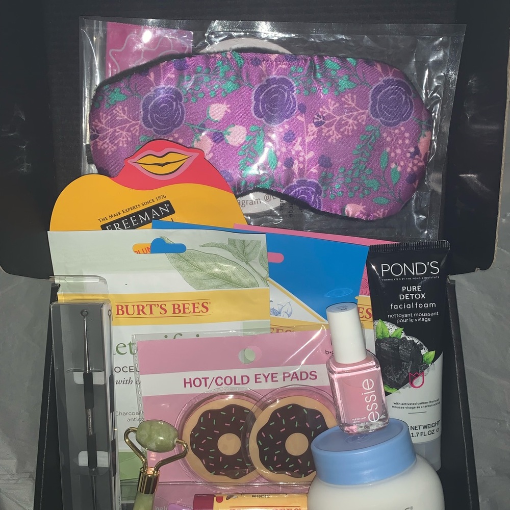 Skin Care Bundle - Picture 4 of 7